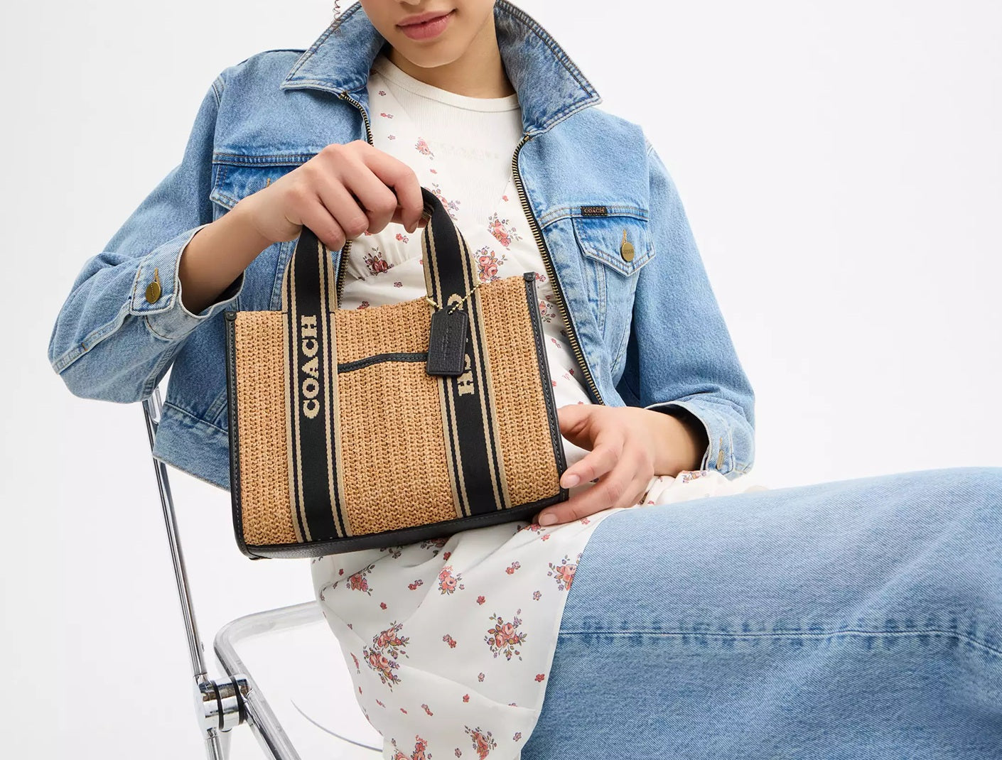 Smith Tote Bag 24 Straw Toast Black Coach