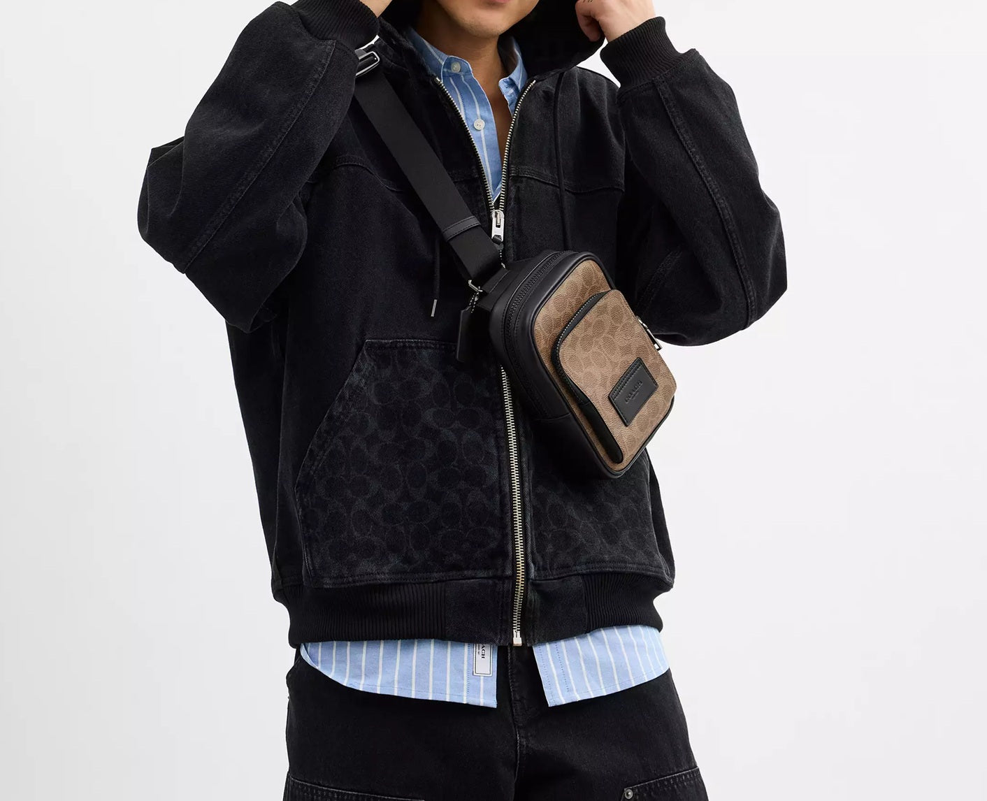Racer Sling Pack In Signature Canvas Bag Tan Black Coach