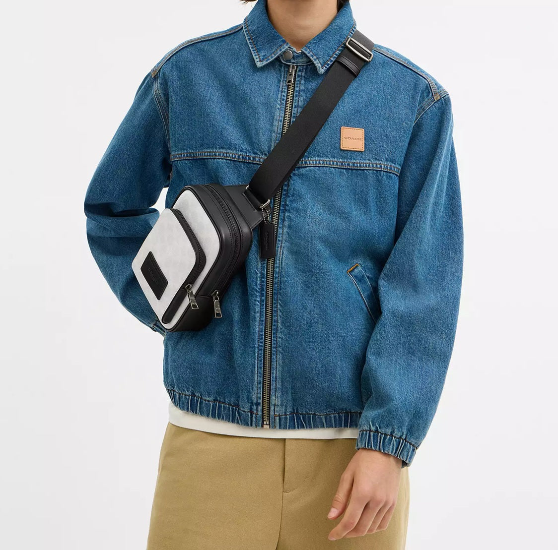 Racer Sling Pack In Signature Canvas Bag Chalk Black Coach